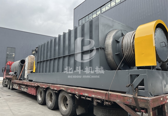 竹屑91蜜桃精品国产装车发货忙不停,及时交付福建客户