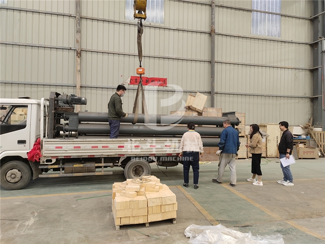 蜜桃在线观看视频机械冷炭机得到客户认可,装车发往济源